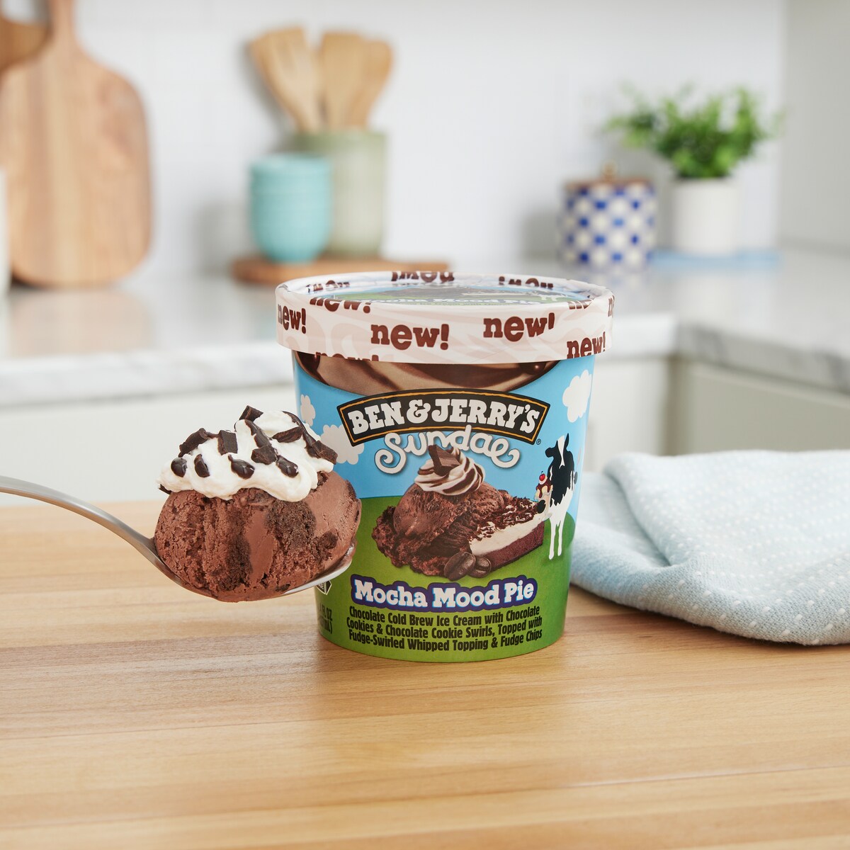 Mocha Mood Pie™ Sundae - Pint 2 / 3