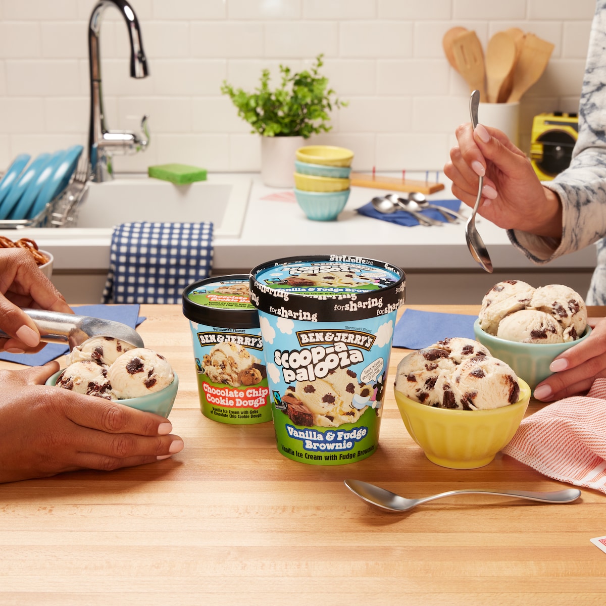 Vanilla & Fudge Brownie Scoop-apalooz - 28oz 3 / 8
