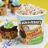 Recipe: Vegan Chocolate Chip Cookie Dough Bars